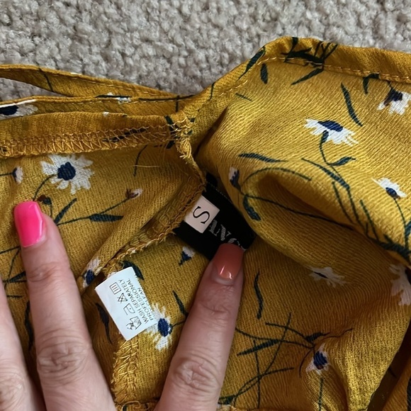 “FancyQube Cropped floral top size small” - Picture 4 of 6